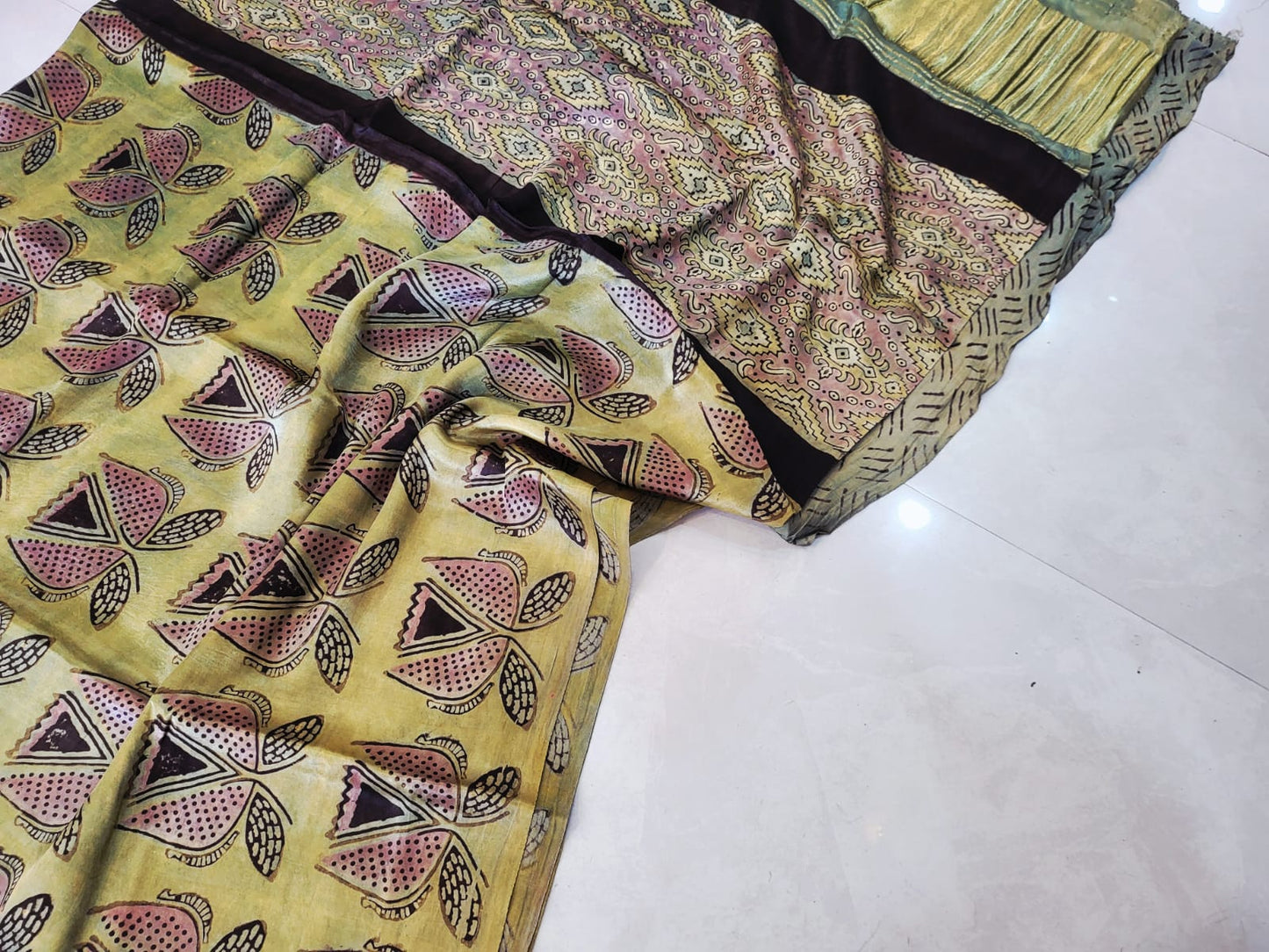 Nashpal Tissue lagadi pallu modal silk sarees